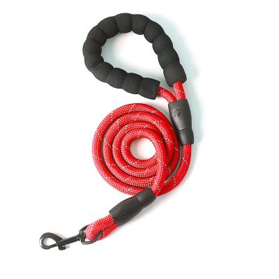 China Customized High Quality Outdoor Braided Traction Rope Dog Leash Reflective Nylon Sturdy Durable Eva Handle Rope Dog Leash for sale