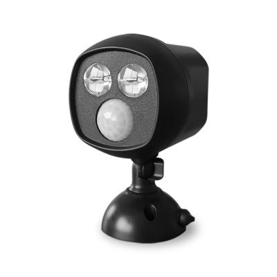 China Youngeat 2018 Sensor Light Radio LED Spotlight with Motion Sensor and Photocell Weatherproof Youngeast Christmas 2018 Battery Operated for sale