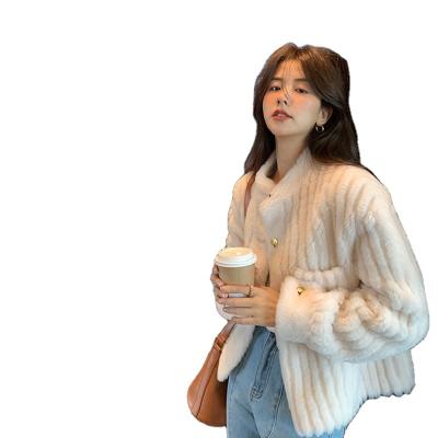 China Anti-wrinkle fur ladies coat new 2021 top style warm lamb velvet winter thickened clothing and clothes winter fur for sale