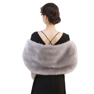 China Autumn and winter fashion short dress cheongsam high-end outdoor with wedding shawl female Chinese style imitation fox fur coat for sale