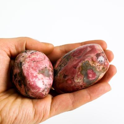 China High Quality Europe Rhodonite Palm Stone Gemstone Palm Tumbled Stone Healing Crystals Palm for sale