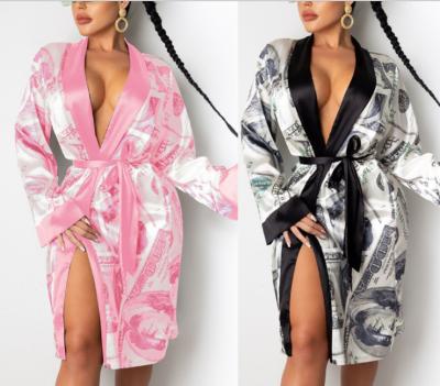 China Sale Women's Long Bathrobe Luxury Warm QUICK DRY Printing Silver Silk Satin Lingerie Sleepwear Robe Autumn Winter for sale