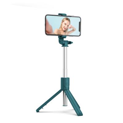 China High Quality 2021 Flexible Power Bank and Tripod Camera Holder Stand 360 Rotation 42 inch Selfie Stick Selfie Stick 195*33*45mm for sale