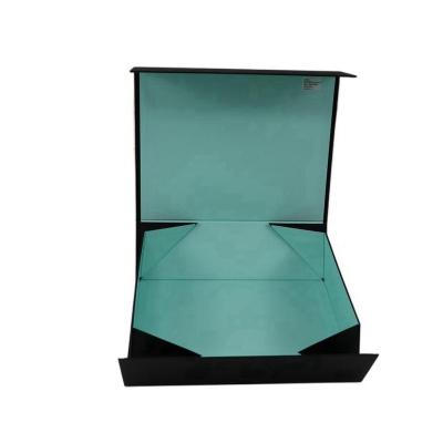 China 2022 PVC Custom Easy To Carry Magnetic Closure Folding Rigid Paper Gift Boxes With Lid for sale