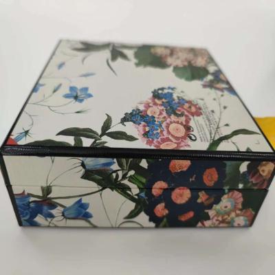 China Custom Recyclable Luxury Cosmetic Candle Rigid Storage Boxes With Ribbon for sale