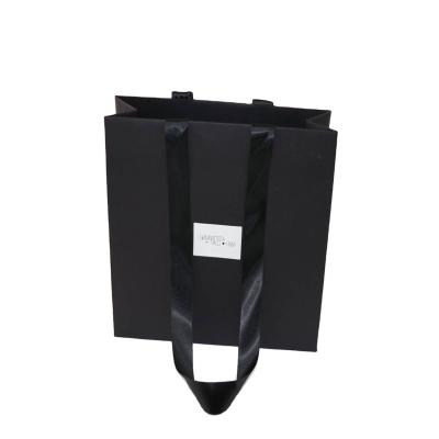 China Luxury Handmake Kraft Paper Bag Black For Jewelry for sale