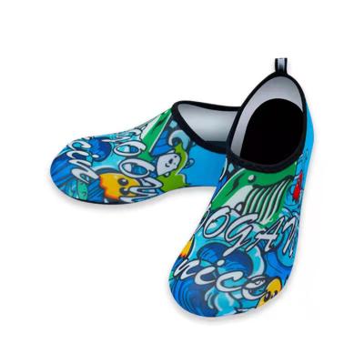 China Outdoor Barefoot Water Snorkeling Breathable Water Beach Wading Swimming Shoes Aqua Bear Foot Socks Drifting Climbing Shoe for sale