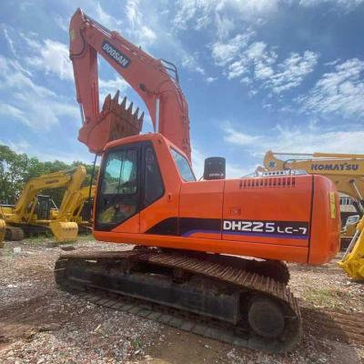 China Cheap price used Doosan excavator cralwer small excavators 225LC-7 / 225LC-9 / 300LC-7 for sale 1.2MÂ ³ for sale