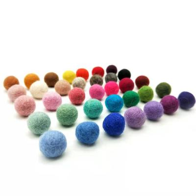 China 100% Natural 100% Wool 10pcs 2cm Wool Felt Balls Felt Crafting Beaded Felt Pom Poms For Christmas Decor DIY for sale