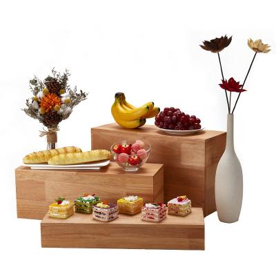 Cina Accettato OEM ODM 25x39cm Oak Wood Biscuit Cake Dessert Stand per l'ora del tè pomeridiano in vendita