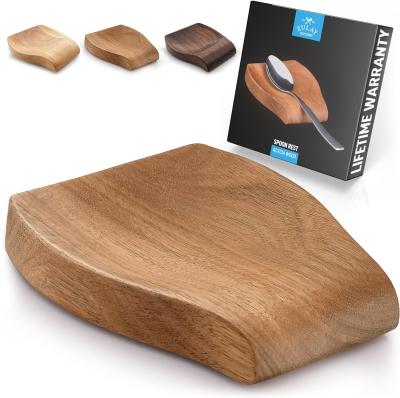 China Gift Craft Industrial Acacia Wood Spoon Holder Rest for Kitchen Non Slip Silicone Feet for sale