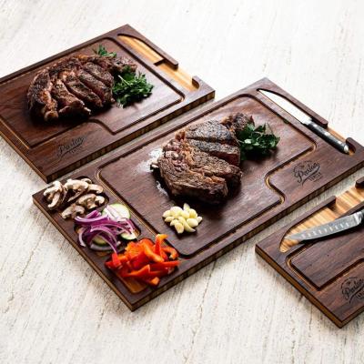 China Wooden Cutting Board With Juice Groove and Knife Set in Plain Color for All-Season for sale