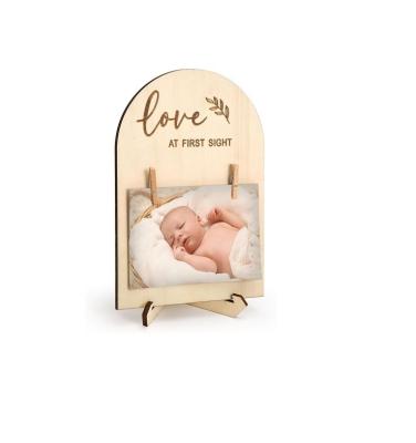 China Die Cutting Printing 7.9 x 5.7 Inch Cute Wood Newborn Photo Frame for Nursery Decor for sale