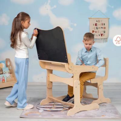 China Montessori Kids Study Furniture Set Dimensões personalizadas Mesa e cadeira de madeira com mesa de giz à venda