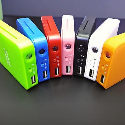 China New design detachable power bank AA battery emergency power bank convenient and compact for sale