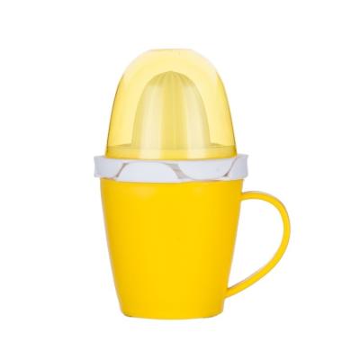 China New viable type portable fruit plastic lemon juicer squeezer squeezer hand machine for sale