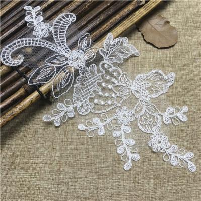 China ZHUOSI Embroidery Factory Price Embroidered Bridal Flowers Lace Up Appliques For Wedding Dress for sale