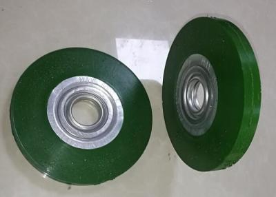 China O verde encapsulou a escova de borracha 152mm ligado plástico da roda para a bateria de limpeza à venda