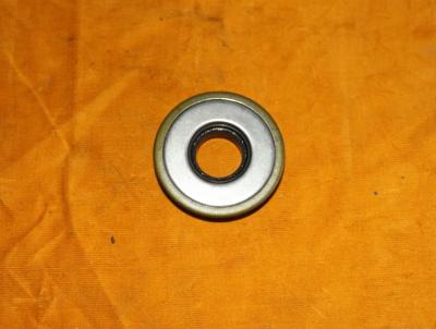 China 51601-1595-0 Shaft Oil Seal Kubota DC-60 DC-70 Combine Harvester Spare Parts for sale