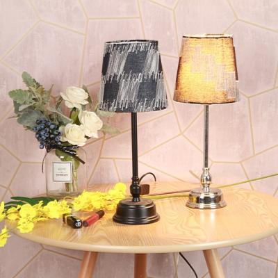 China Modern E14 LED Metal Lamp And Table Light Lighting And Circuitry Design for sale