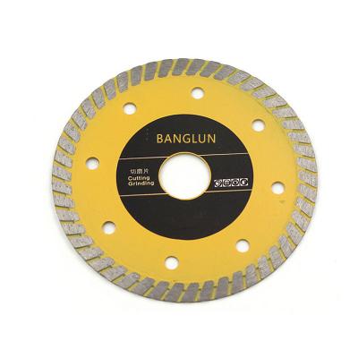 China Diamond Saw Blade Glass Size Blade Ultrathin Cutting Sintered Saw Blade 106X1.4X7X20MM for sale