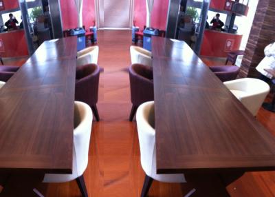 China Mesas de comedor de madera del restaurante, tabla larga personalizada de la barra de café en venta