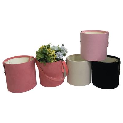 China Recyclable flannel, two portable flower bucket sets, hug bucket, packaging gift box for sale