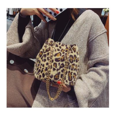 China 2021 new mini chain bucket bag fashion small furry plush leopard print shoulder bag for sale