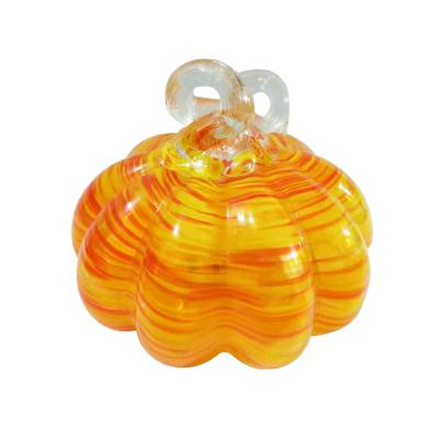 China All Holiday Wholesale Handmade Novelty Gifts Wholesale Small Glass Pumpkin for sale