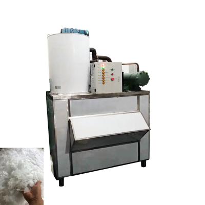 China Supermarket professional 500KG dry and clean flake ice maker for processing food/big ice machine for sale