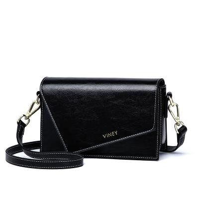 China Customized Fashion Designer Logo Luxury Customized Women's Messenger Bags Popular Famous Brands Retro Handbags for sale