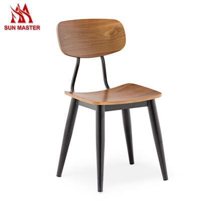 China Durable Stable Industrial Loft Style Metal Frame Stool Chair Bar For Cafe for sale