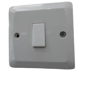 China Household Single Switch Wall Push 1 Strip 2gang 4gang 4gang Wall Switch And Socket White for sale