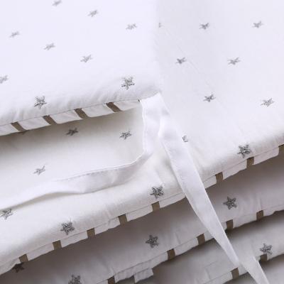 China Safety Anti-static Foldable Breathable Hutch Crib Baby Muslin Cotton Bumper Pads for sale