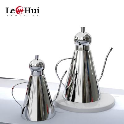 China 0.5l Oil Jar Stainless Steel Kitchen Storage Container Oil Jar Kitchen Oil Filter Stocked Jar zu verkaufen