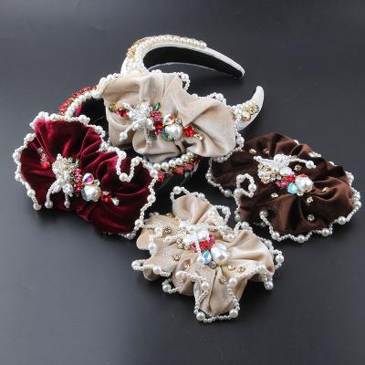 China New Inlaid Non-slip Headdress European Style Baroque Sponge With Diamond Flowers Large Pearl Light Hair Circle Part Luxury Bobby Pin Hair for sale