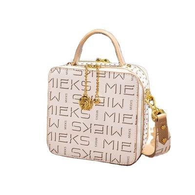 China Water Resistant Wholesale High Quality 2023 Designer bag Luxury bag For women top quality Handbags Rattan for sale