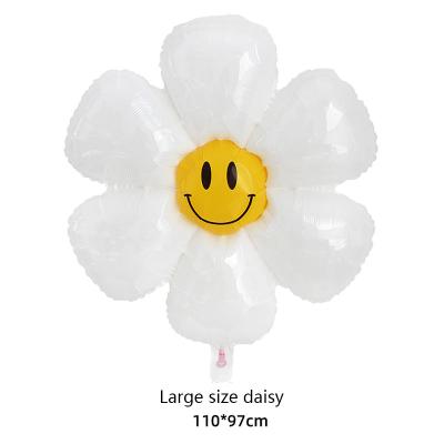 China Large Size Adult Gift Toy White Flower Party Supplies Daisy Shape Birthday Party Balloon With Printing Face Smile Daisy for sale