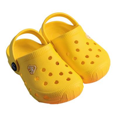 China 2021 Pure Deodorization Soft Unique Children's Color Hole Shoes Baby Garden Shoes EVA Sandals Wholesale Children's Shoes for sale