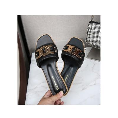 China Fashion trend 2021 new brand China supplier cheap slipper sandals and slippers for ladies for sale