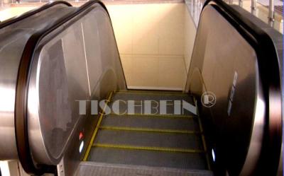 China Schwerlast-Rolltreppe mit großem Passagierfluss 30° 35° Neigung 3 Seiten 304 St St Outercladding Für Supermarkt-Krankenhaus zu verkaufen