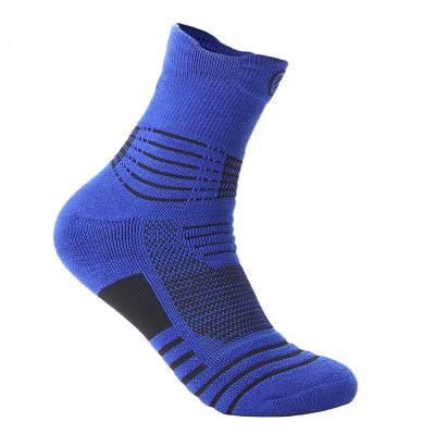 China YUELI Antibacterial Custom Logo Sports Basketball Men Socks for sale