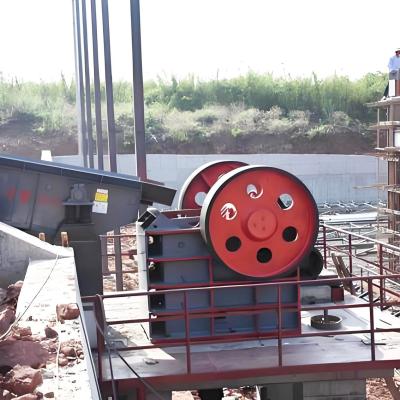 Chine Crusher à mâchoires de 90 à 180 tonnes par heure de capacité pour la technologie avancée à vendre