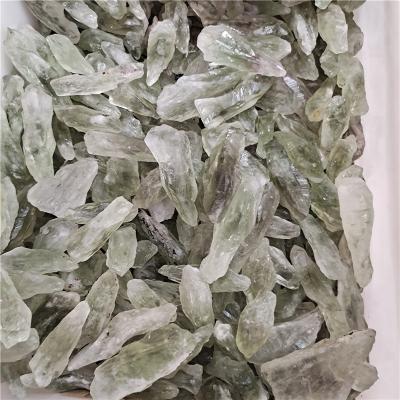 China Wholesale Raw Natural Crystal Therapy Stones Europe Rock Quartz Crystal Green Rough Ore for sale