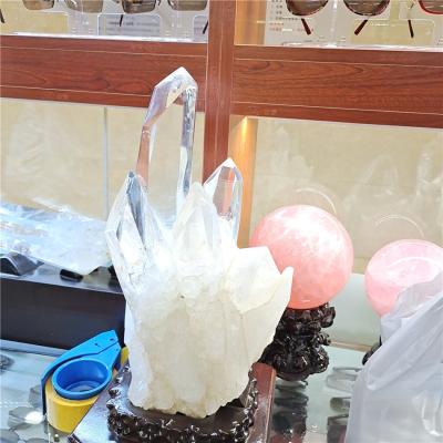 China Natural Clear White Quartz Crystal Healing Home Decoration Large Crystal Clusters from Europe for sale