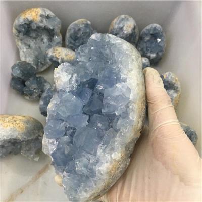 China Europe Kyanite Natural Blue Crystal Rough Kyanite Celestite Crystal Stone Geodes For Sale for sale