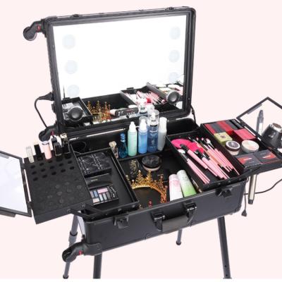 China 2019 Aluminum New Type Lighted Aluminum Alloy Makeup Box With LED Trolley Travel Cosmetic Case for sale