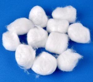 China Medium Medical Cotton Balls Disposable Eco Friendly  Bleached White For Hospital for sale