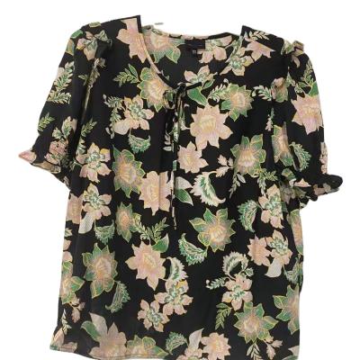 China New Arrivals Breathable Flowers V-Neckline Good Quality Mother Vintage Graphic T-Shirt for sale