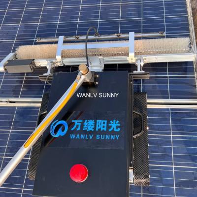 China Commercial Solar Farm Owners' Electric Solar Panel Cleaning Robot Cold Water Cleaning for sale